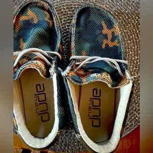 Youth size 1 Hey dudes great condition